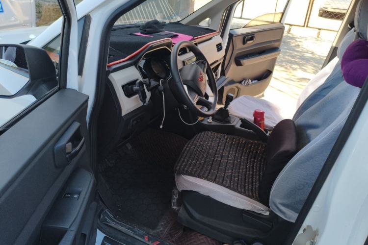 Used Wuling Zhengcheng 2021 1.5T Manual Comfort Version Driver Seat