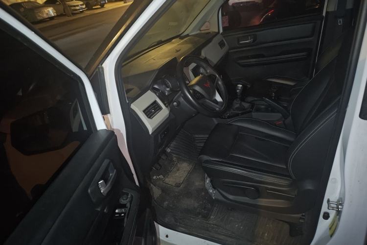 Used Wuling Zhengcheng 2021 1.5T Manual Luxury Version Driver Seat