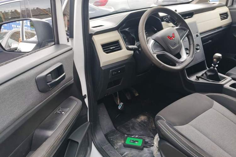 Used Wuling Zhengcheng 2021 1.5T Manual Comfort Version Driver Seat
