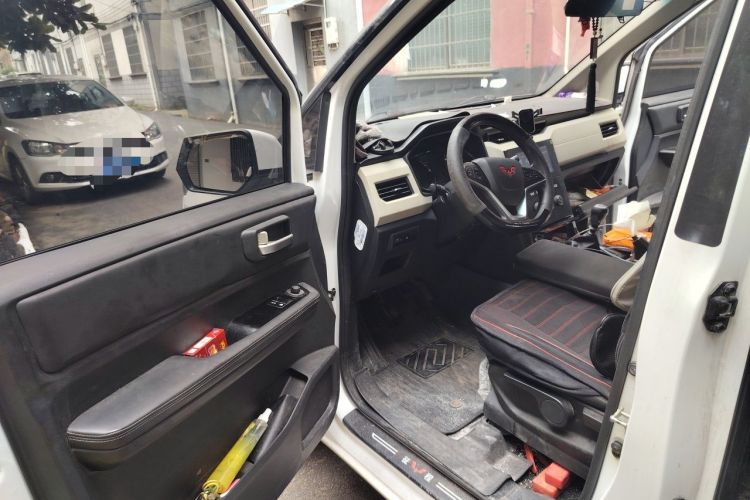 Used Wuling Zhengcheng 2021 1.5T Manual Luxury Version Driver Seat