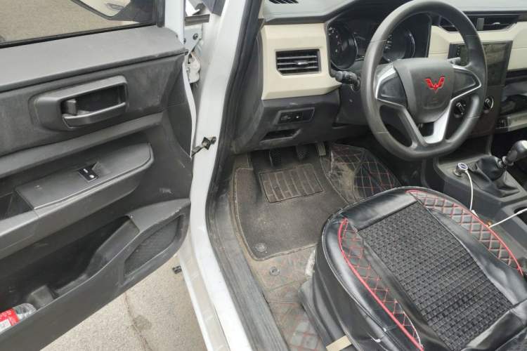 Used Wuling Zhengcheng 2021 1.5T Manual Comfort Version Driver Seat