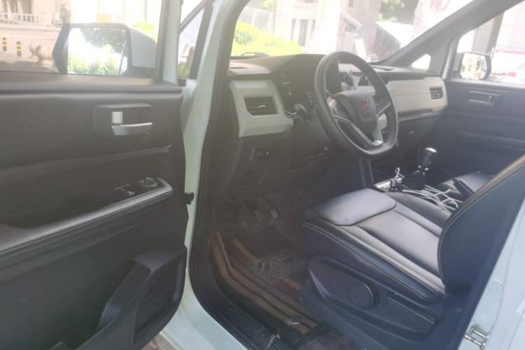 Used Wuling Zhengcheng 2021 1.5T Manual Luxury Version Driver Seat