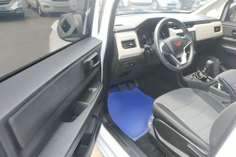 Used Wuling Zhengcheng 2021 1.5T Manual Comfort Version Driver Seat