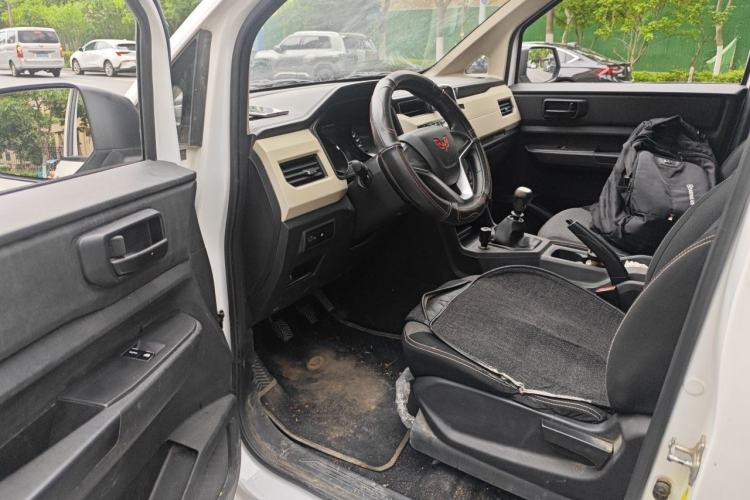 Used Wuling Zhengcheng 2021 1.5T Manual Comfort Version Driver Seat