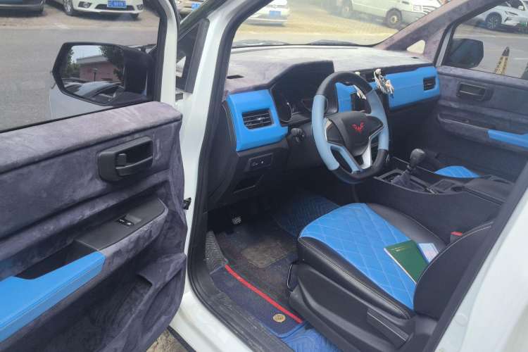 Used Wuling Zhengcheng 2021 1.5T Manual Comfort Version Driver Seat