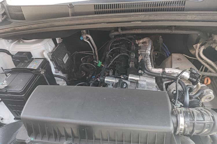 Used Wuling Zhengcheng 2021 1.5T Manual Luxury Version Engine Bay