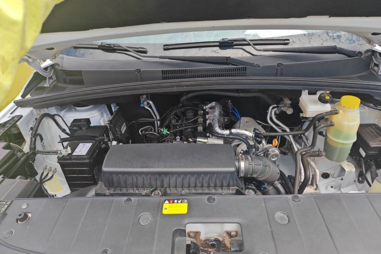 Used Wuling Zhengcheng 2021 1.5T Manual Luxury Version Engine Bay