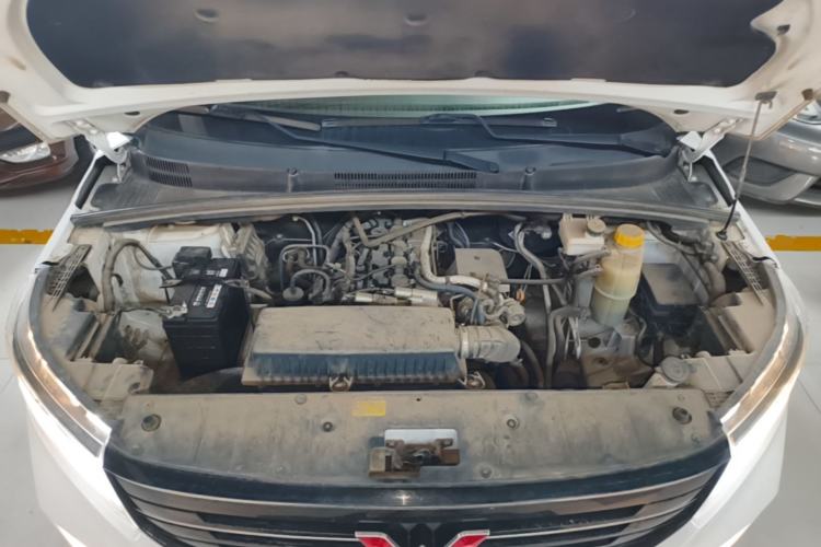 Used Wuling Zhengcheng 2021 1.5T Manual Luxury Version Engine Bay