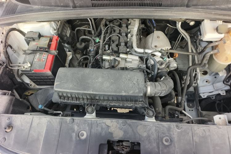 Used Wuling Zhengcheng 2021 1.5T Manual Luxury Version Engine Bay