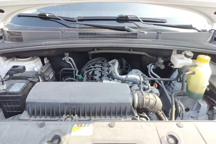Used Wuling Zhengcheng 2021 1.5T Manual Comfort Version Engine Bay