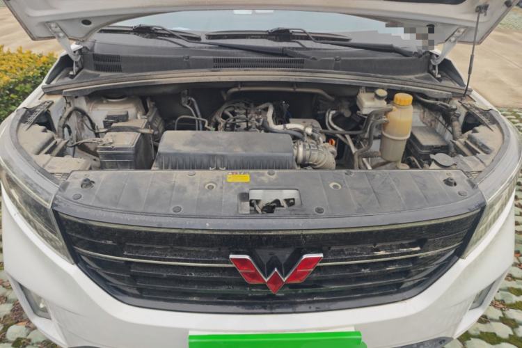 Used Wuling Zhengcheng 2021 1.5T Manual Luxury Version Engine Bay