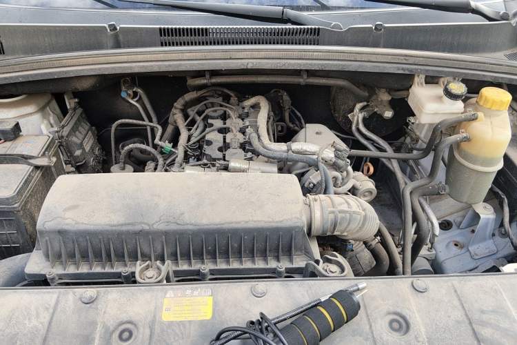 Used Wuling Zhengcheng 2021 1.5T Manual Luxury Version Engine Bay
