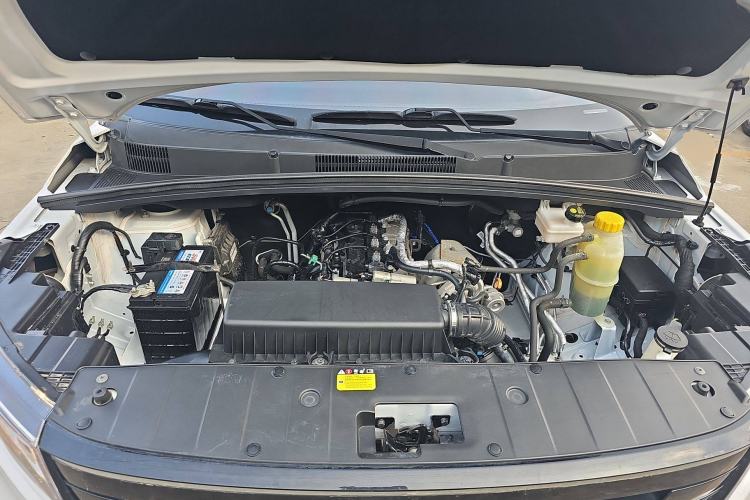 Used Wuling Zhengcheng 2021 1.5T Manual Luxury Version Engine Bay