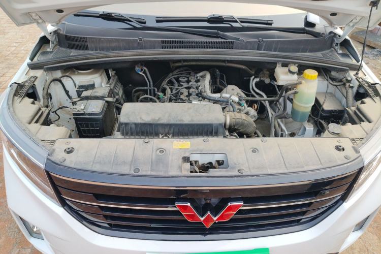 Used Wuling Zhengcheng 2021 1.5T Manual Luxury Version Engine Bay
