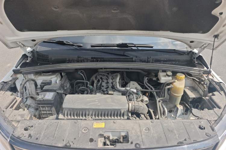 Used Wuling Zhengcheng 2021 1.5T Manual Luxury Version Engine Bay
