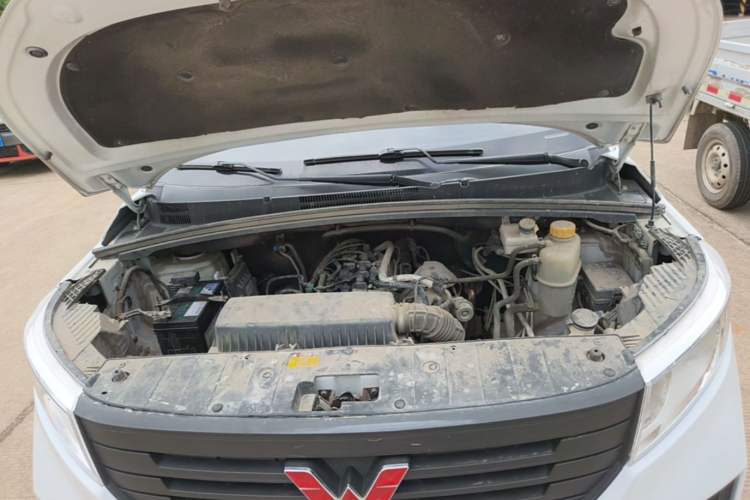 Used Wuling Zhengcheng 2021 1.5T Manual Comfort Version Engine Bay
