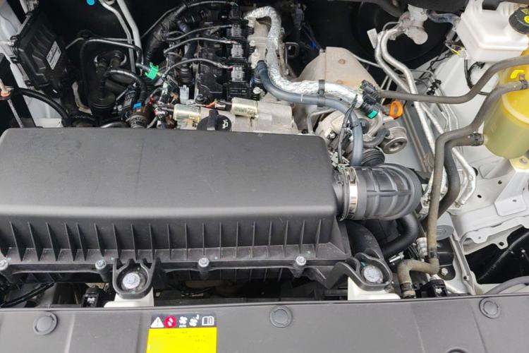 Used Wuling Zhengcheng 2021 1.5T Manual Comfort Version Engine Bay