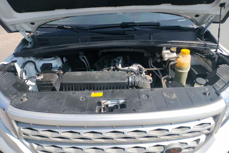 Used Wuling Zhengcheng 2021 1.5T Manual Comfort Version Engine Bay