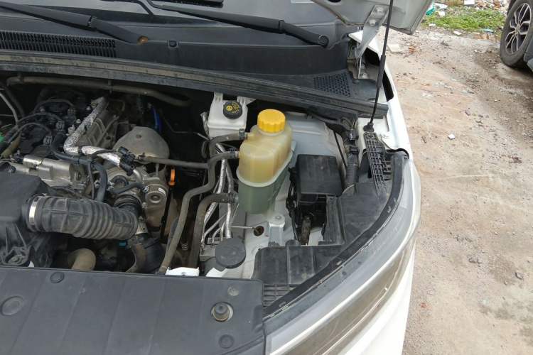 Used Wuling Zhengcheng 2021 1.5T Manual Luxury Version Engine Bay Left