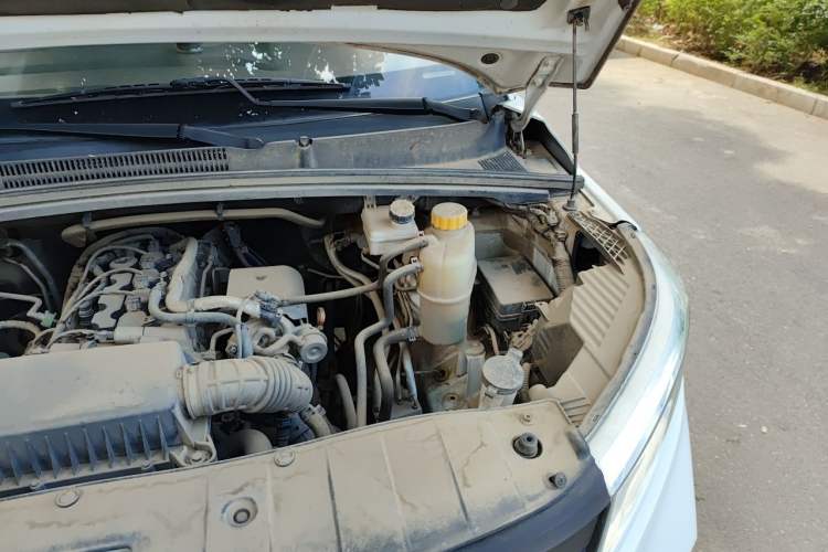 Used Wuling Zhengcheng 2021 1.5T Manual Comfort Version Engine Bay Left