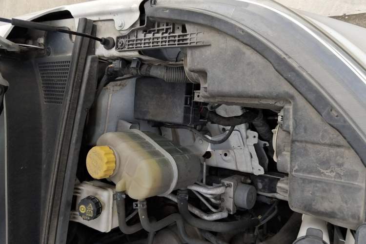 Used Wuling Zhengcheng 2021 1.5T Manual Luxury Version Engine Bay Left