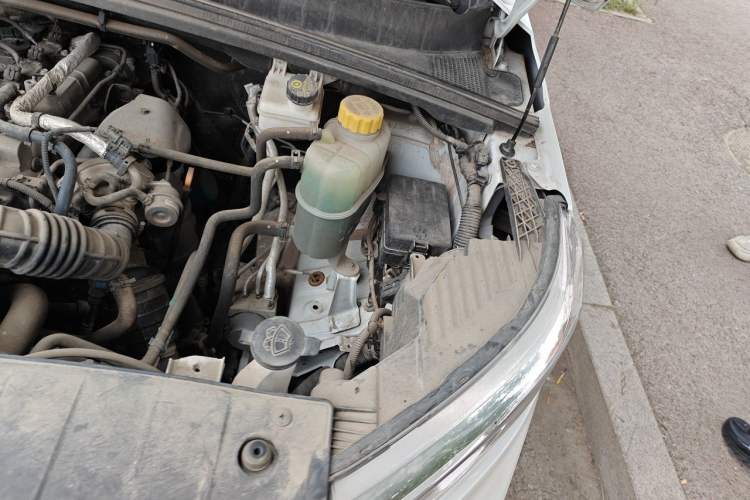 Used Wuling Zhengcheng 2021 1.5T Manual Comfort Version Engine Bay Left
