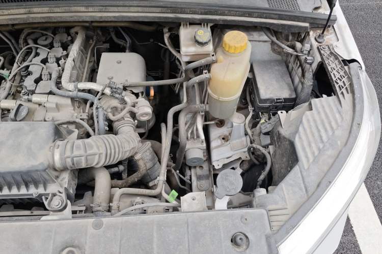 Used Wuling Zhengcheng 2021 1.5T Manual Comfort Version Engine Bay Left