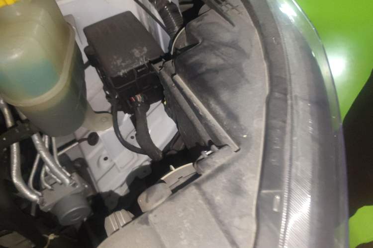 Used Wuling Zhengcheng 2021 1.5T Manual Luxury Version Engine Bay Left
