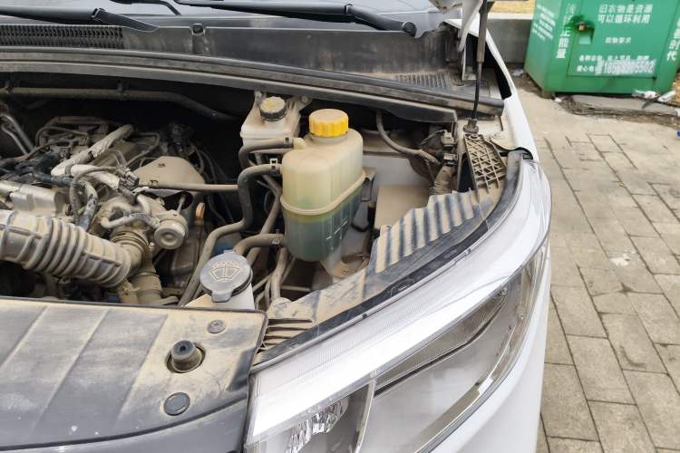 Used Wuling Zhengcheng 2021 1.5T Manual Comfort Version Engine Bay Left