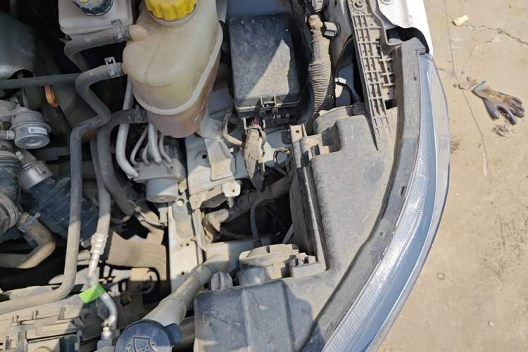 Used Wuling Zhengcheng 2021 1.5T Manual Luxury Version Engine Bay Left