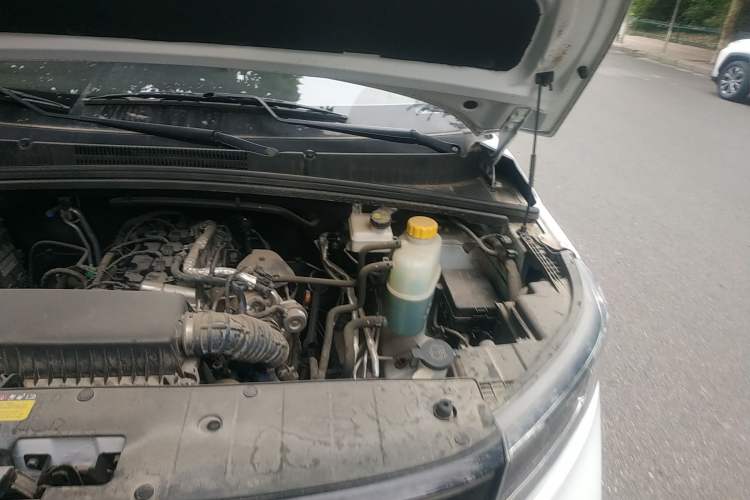 Used Wuling Zhengcheng 2021 1.5T Manual Luxury Version Engine Bay Left