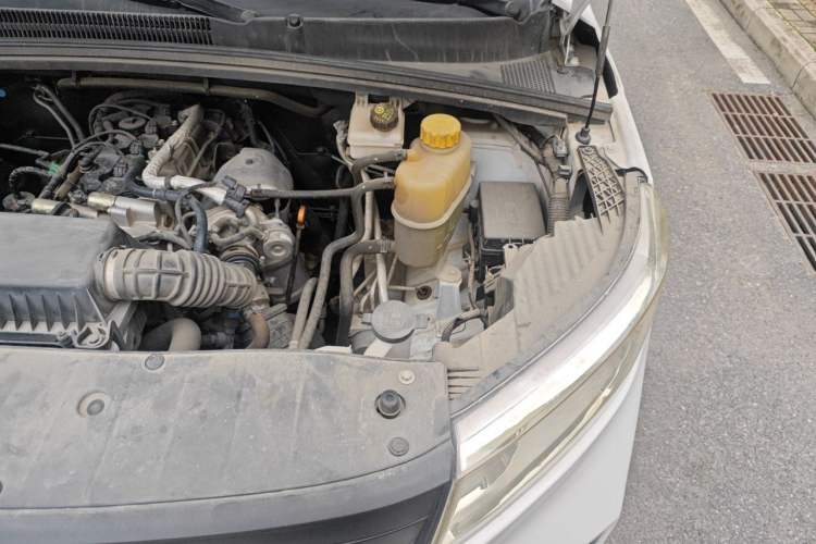 Used Wuling Zhengcheng 2021 1.5T Manual Comfort Version Engine Bay Left