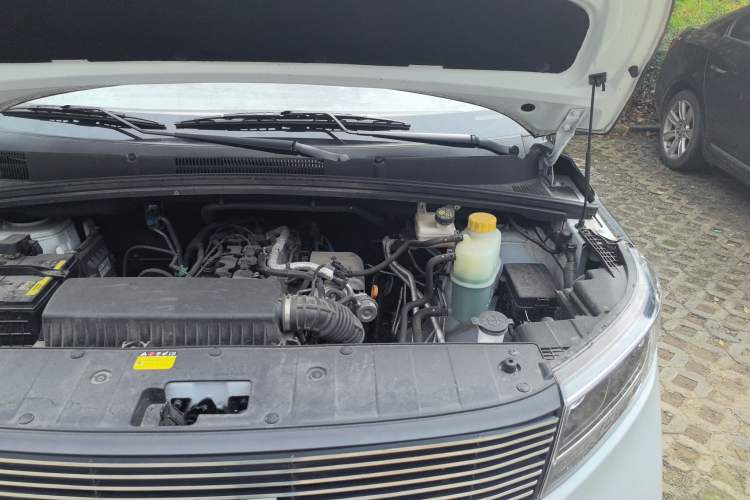 Used Wuling Zhengcheng 2021 1.5T Manual Comfort Version Engine Bay Left