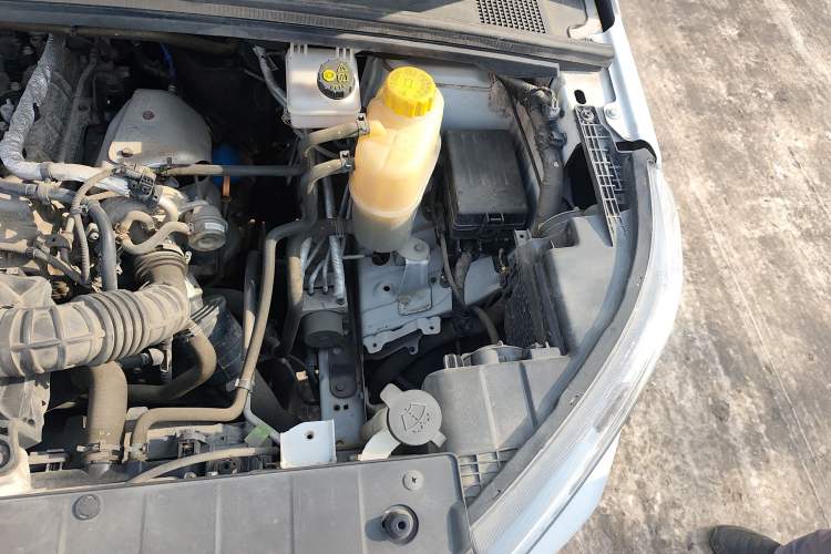 Used Wuling Zhengcheng 2021 1.5T Manual Luxury Version Engine Bay Left