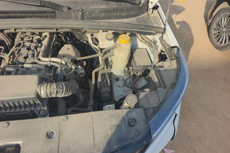 Used Wuling Zhengcheng 2021 1.5T Manual Luxury Version Engine Bay Left