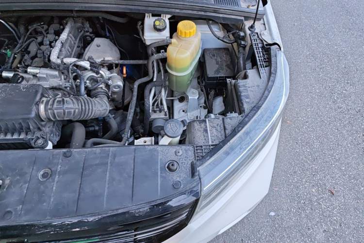Used Wuling Zhengcheng 2021 1.5T Manual Luxury Version Engine Bay Left