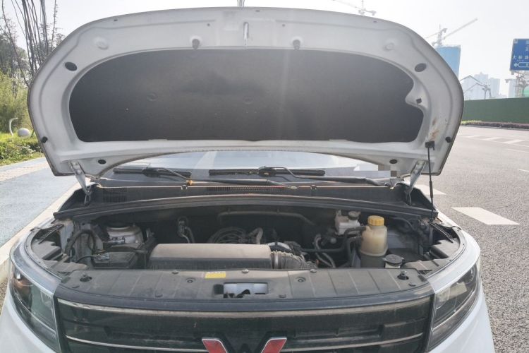 Used Wuling Zhengcheng 2021 1.5T Manual Luxury Version Engine Bay