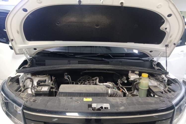 Used Wuling Zhengcheng 2021 1.5T Manual Luxury Version Engine Bay