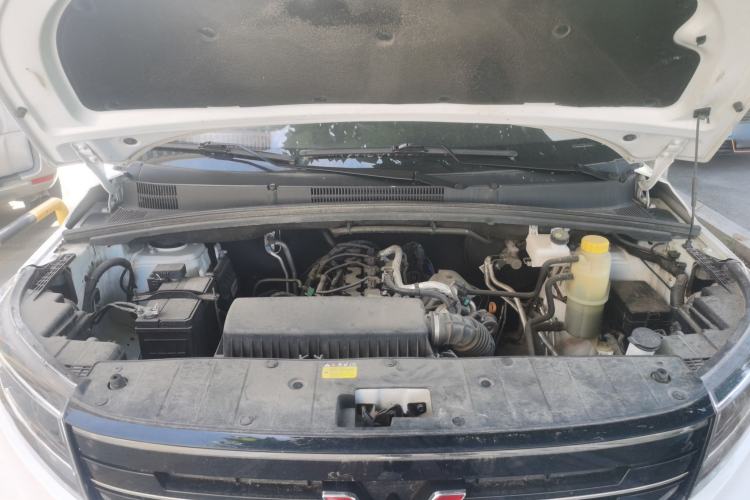 Used Wuling Zhengcheng 2021 1.5T Manual Luxury Version Engine Bay