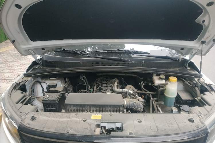 Used Wuling Zhengcheng 2021 1.5T Manual Luxury Version Engine Bay