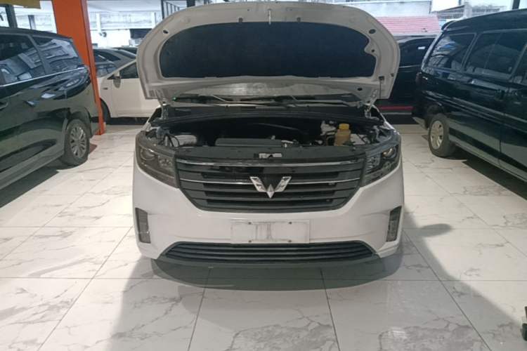 Used Wuling Zhengcheng 2021 1.5T Manual Luxury Version Engine Bay