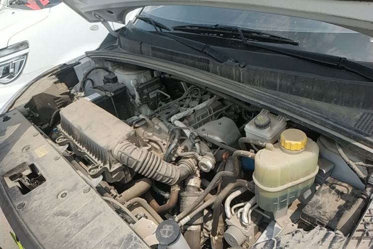 Used Wuling Zhengcheng 2021 1.5T Manual Comfort Version Engine Bay
