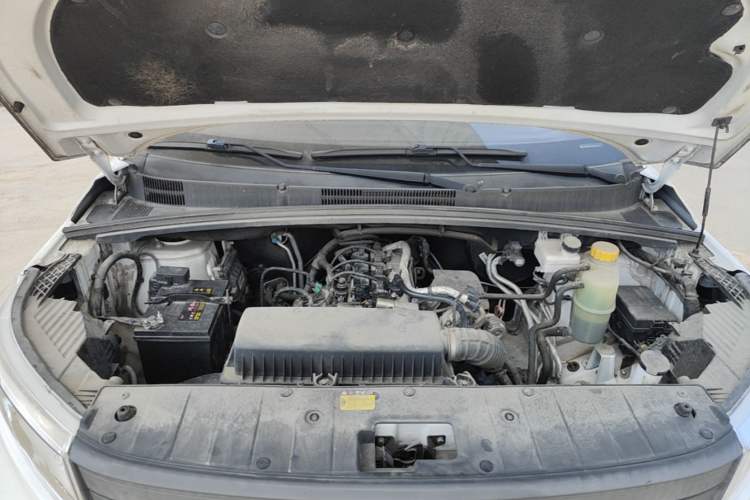 Used Wuling Zhengcheng 2021 1.5T Manual Comfort Version Engine Bay