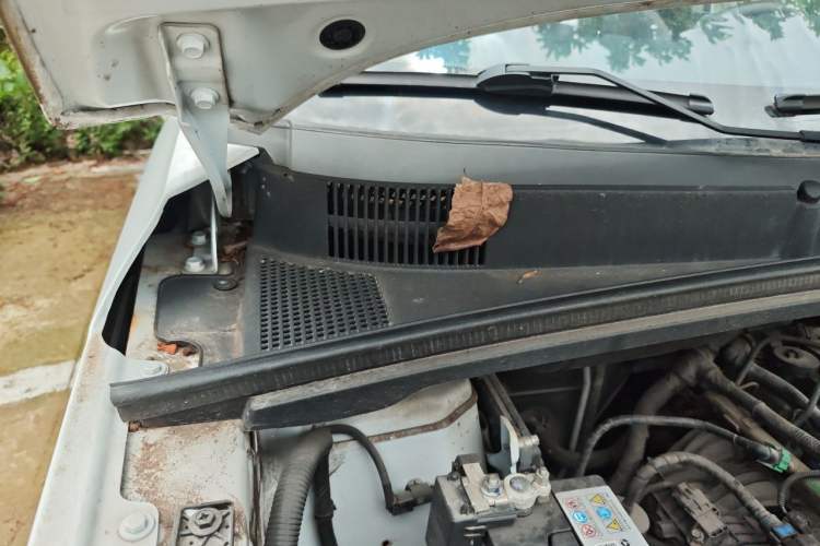 Used Wuling Zhengcheng 2021 1.5T Manual Comfort Version Engine Bay Right