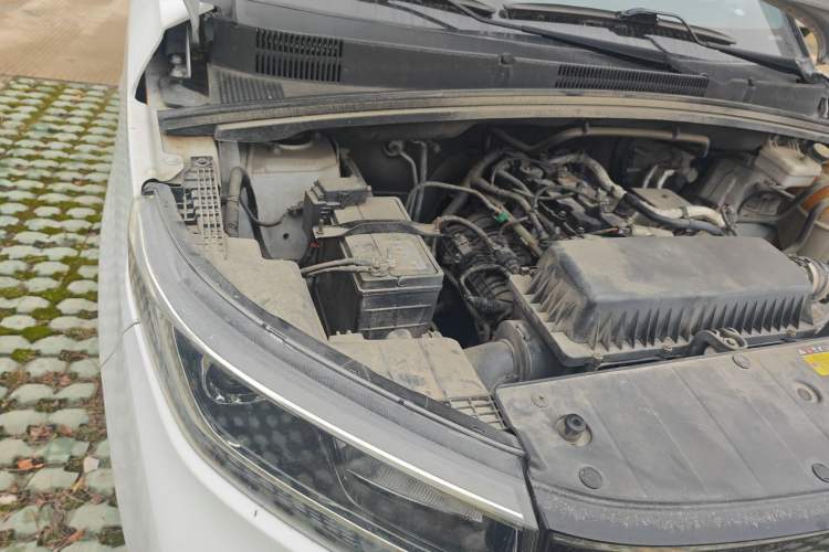 Used Wuling Zhengcheng 2021 1.5T Manual Luxury Version Engine Bay Right