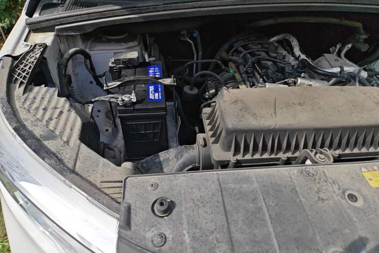 Used Wuling Zhengcheng 2021 1.5T Manual Comfort Version Engine Bay Right
