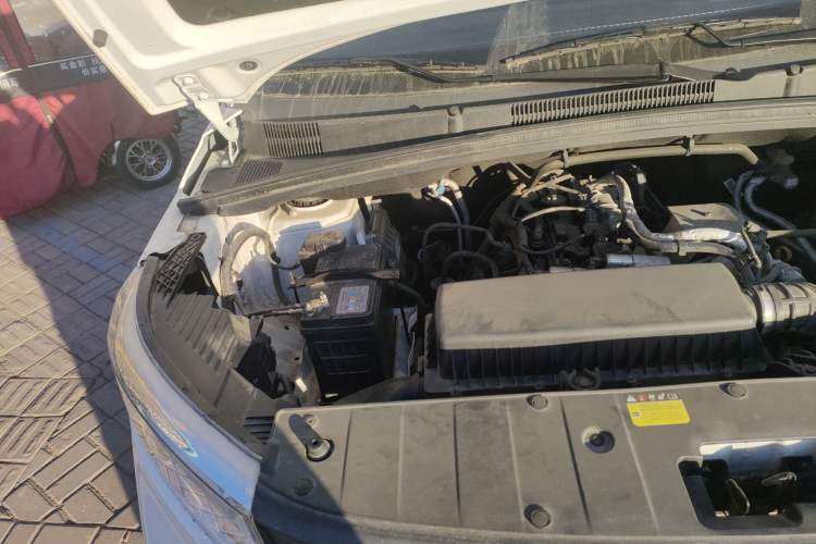 Used Wuling Zhengcheng 2021 1.5T Manual Comfort Version Engine Bay Right