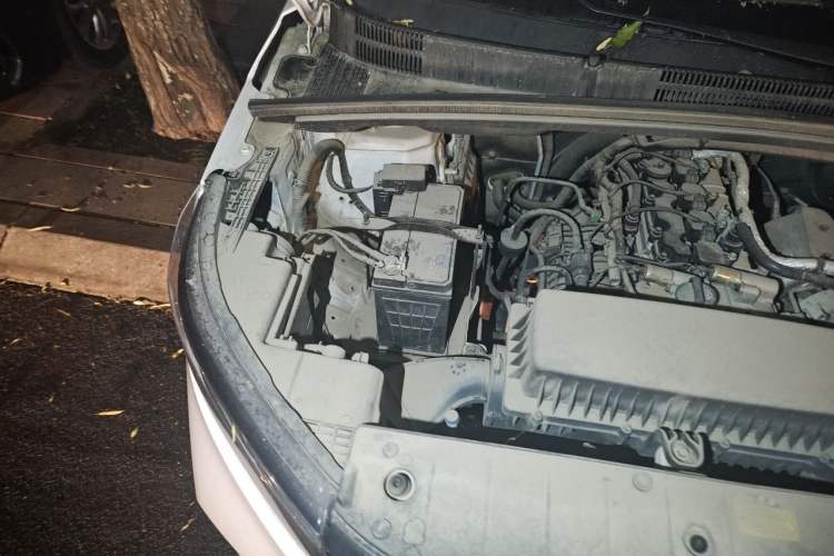 Used Wuling Zhengcheng 2021 1.5T Manual Luxury Version Engine Bay Right