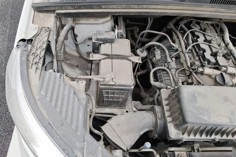 Used Wuling Zhengcheng 2021 1.5T Manual Comfort Version Engine Bay Right