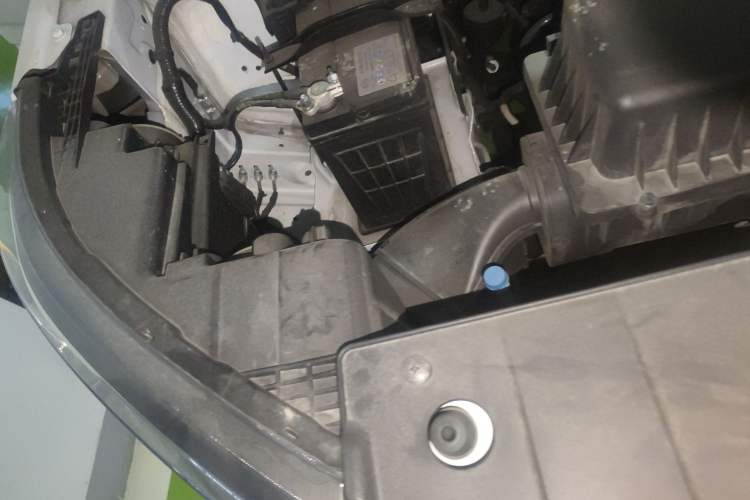Used Wuling Zhengcheng 2021 1.5T Manual Luxury Version Engine Bay Right